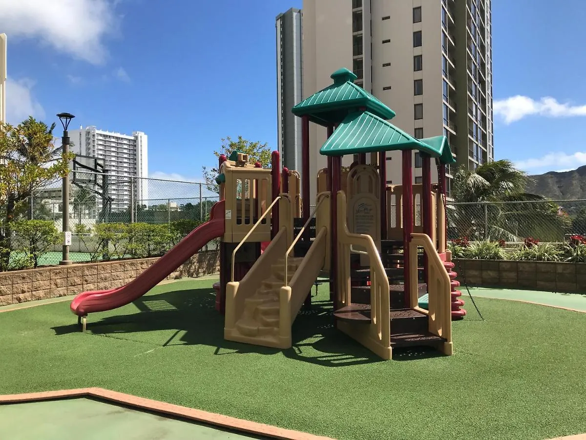 הונולולו Waikiki Banyan 1Br With Great Ocean Views, Steps To Beach & Parking! דירה