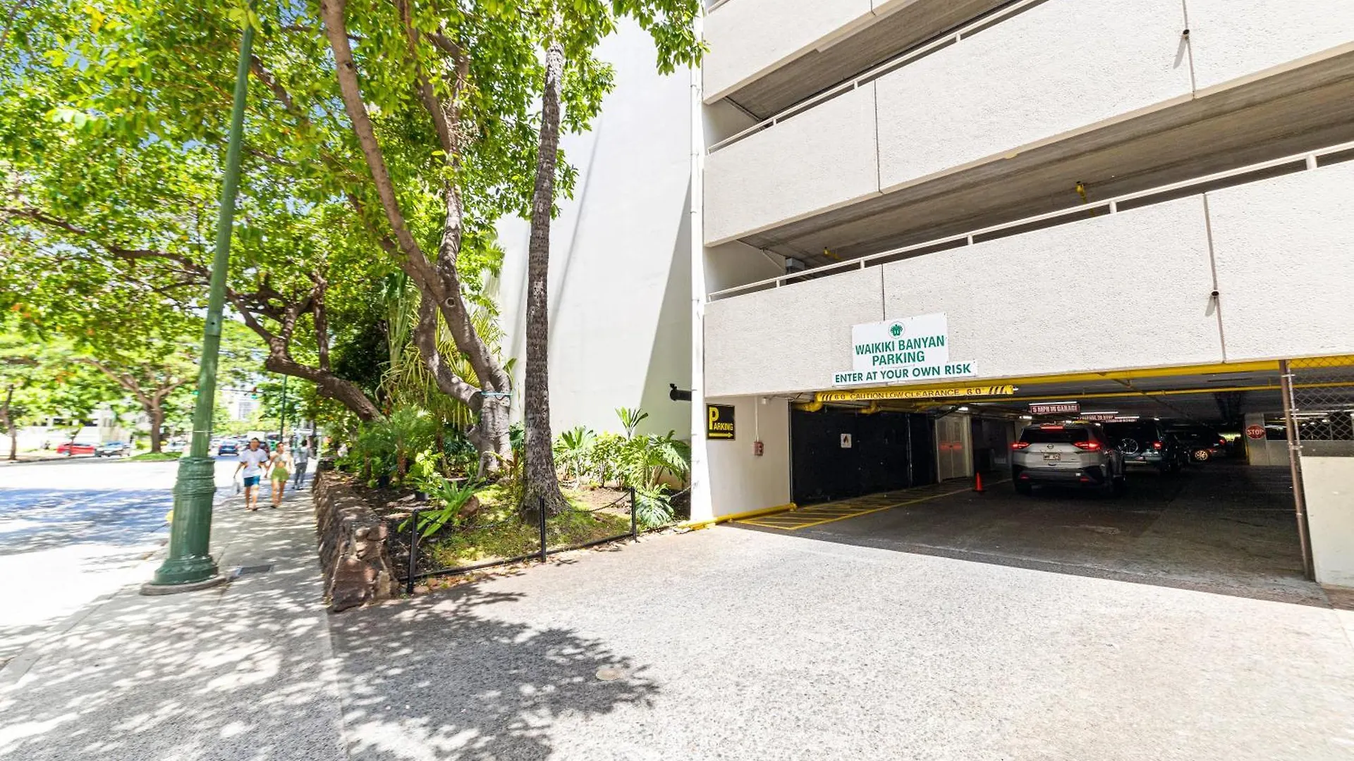 הונולולו Waikiki Banyan 1Br With Great Ocean Views, Steps To Beach & Parking! דירה