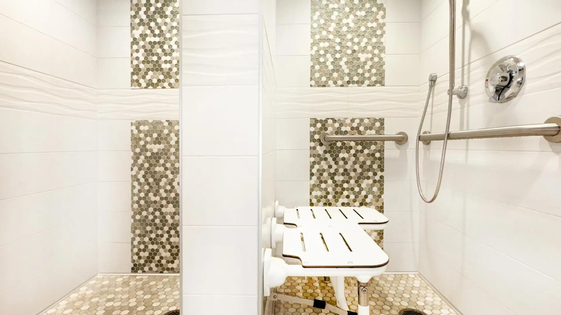 הונולולו Waikiki Banyan 1Br With Great Ocean Views, Steps To Beach & Parking! ארצות הברית