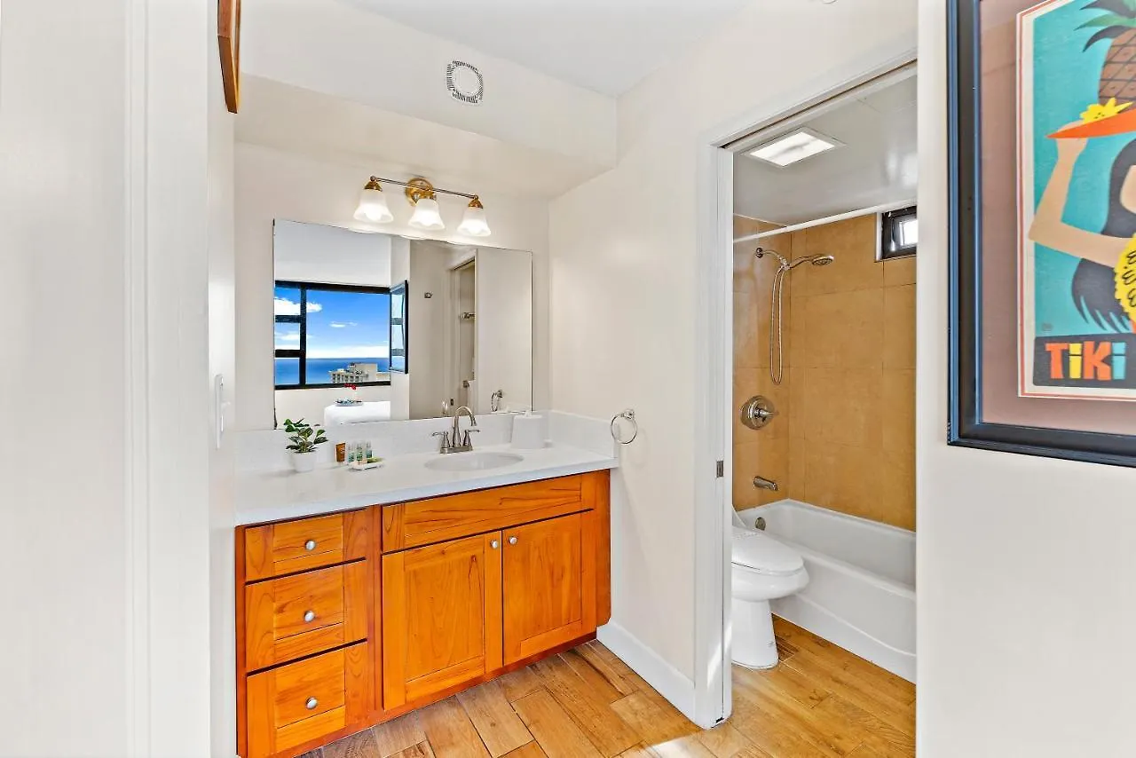 Waikiki Banyan 1Br With Great Ocean Views, Steps To Beach & Parking! Honolulu 0*,  United States