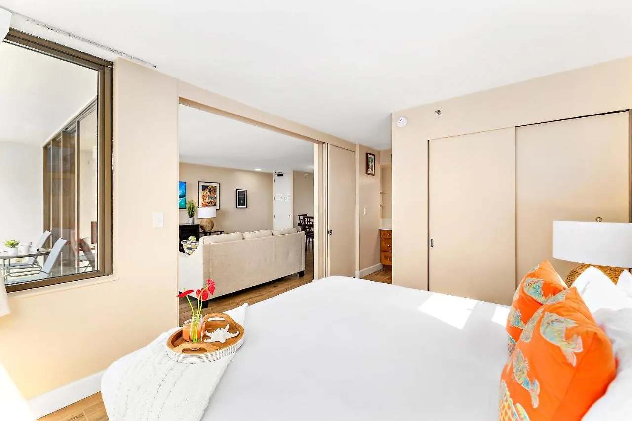 Apartment Waikiki Banyan 1Br With Great Ocean Views, Steps To Beach & Parking! Honolulu