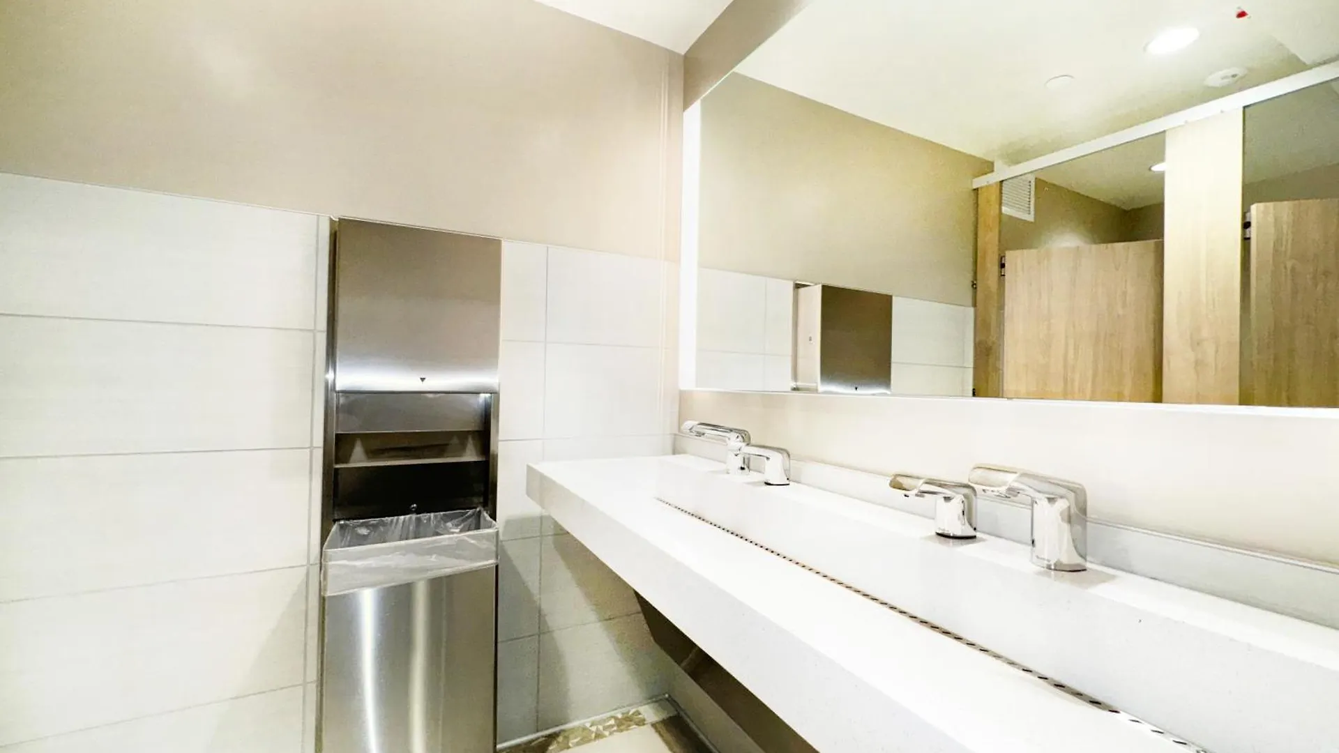 Waikiki Banyan 1Br With Great Ocean Views, Steps To Beach & Parking! Honolulu United States