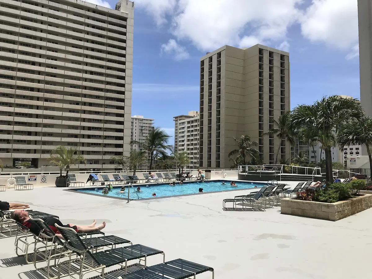 Apartment Waikiki Banyan 1Br With Great Ocean Views, Steps To Beach & Parking! Honolulu